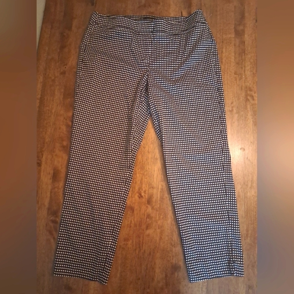 Talbots Stretch Signature Straight Leg Polkadot Black And White Ankle 10P